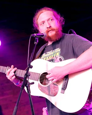 Tyler Childers Darien Center